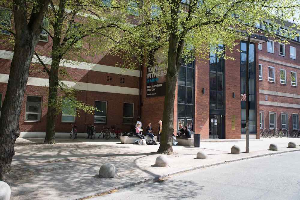 Foto der Stage School von außen